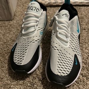 Women’s Nike 270 size 8